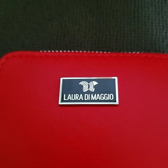 Laura Di Maggio Red❤ Zip Around Card💳 Case - NWT - Picture 13 of 16